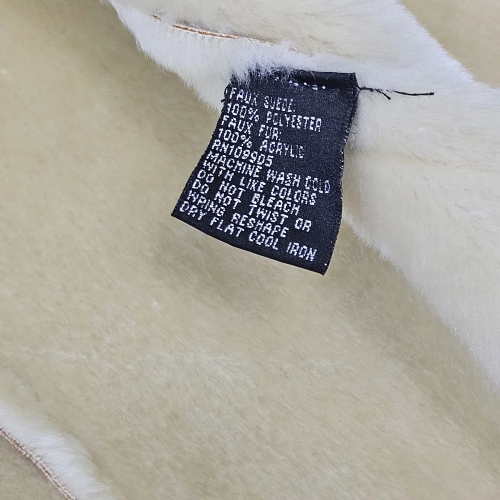 Essentials by Milano Ivory Faux Fur Vest - Picture 6 of 13
